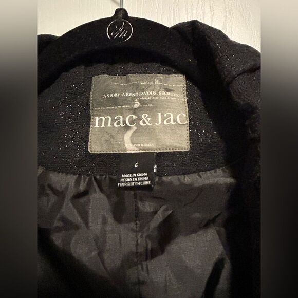 Mac & Jac Black Tailored Blazer with Prominent Collar Size 6, Like New - Picture 3 of 14